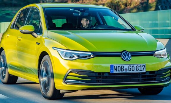 Volkswagen Golf 8 International Test Drive - Exterior, Interior & Drive｜TopSpeed（2019/12/16）