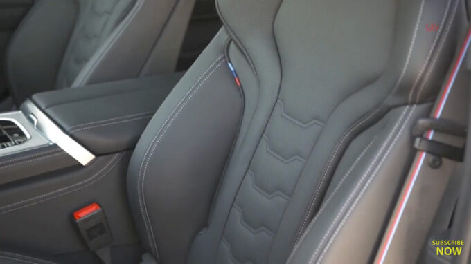 BMW 8シリーズ・グランクーペ（白）｜スポーティーなシート